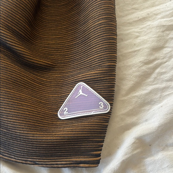 Jordan Women's Brown and Black Cropped Hoodie - Picture 2 of 3